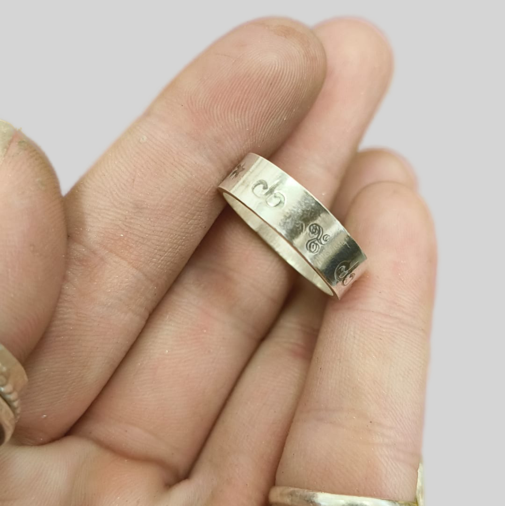 engraved silver ring 2025